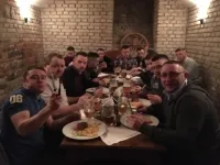 Diner met Steak en Strip/lesbo show